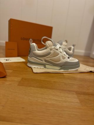Louis Vuitton LV Skate Blancas y Grises