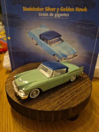 Juguete Studebaker Silver y Golden Hawk