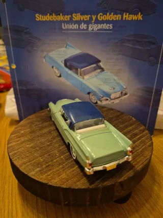 Juguete Studebaker Silver y Golden Hawk