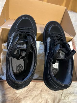Zapatillas Vans Negras y Grises