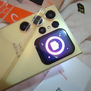 Oukitel C62. Doppio schermo.