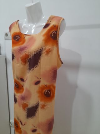 Vestido naranja de tirantes