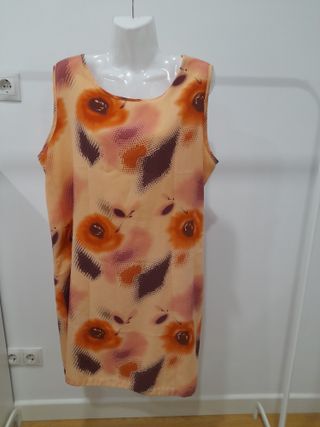 Vestido naranja de tirantes