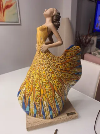 Escultura Art Bona A. Peroliu Firmada