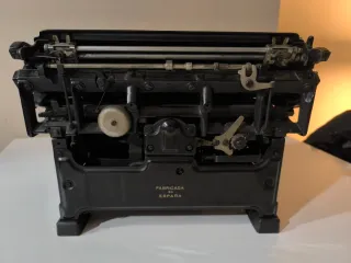 Máquina de escribir Hispano Olivetti M40 IMPECABLE