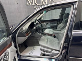 BMW Serie 7 750iAL 240 kW (326 CV)