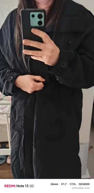 Parka Negra con Capucha