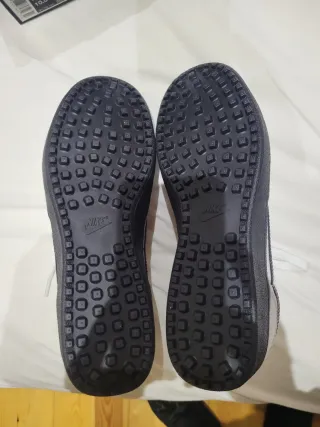 Zapatillas Nike Field General Blancas y Negras