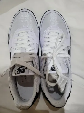 Zapatillas Nike Field General Blancas y Negras