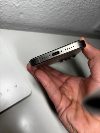 iPhone 15 Pro Titanio