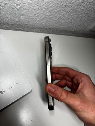 iPhone 15 Pro Titanio