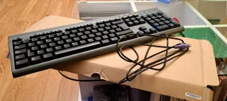 Teclado ordenador negro PS/2