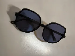 Gafas de sol Silvian Heach negras sin estrenar