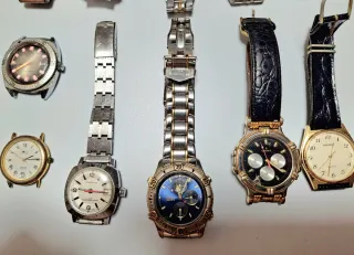 Lote de 10 relojes de pulsera vintage.