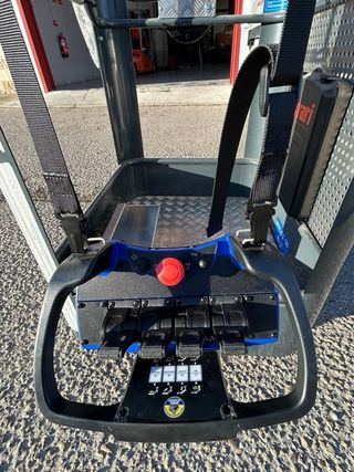 Alquiler Camión 3500 kg Basculante y Grúa Ocaña