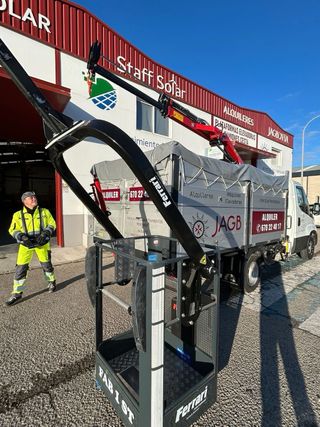 Alquiler Camión 3500 kg Basculante y Grúa Ocaña