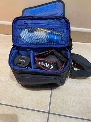 Cámara Canon EOS 4000D con Bolso