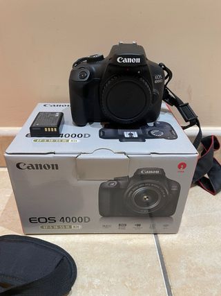 Cámara Canon EOS 4000D con Bolso