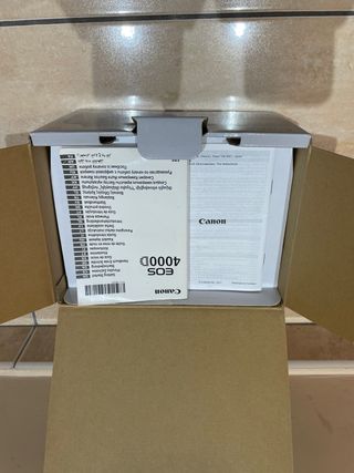 Cámara Canon EOS 4000D con Bolso