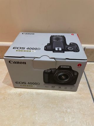 Cámara Canon EOS 4000D con Bolso