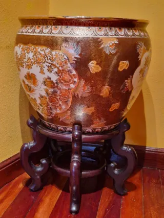Macetero de porcelana Wa Fung + soporte de madera