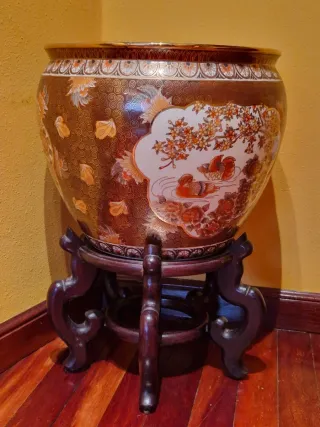 Macetero de porcelana Wa Fung + soporte de madera