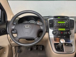 KIA Carnival 2010 IMPECABLE 7 PLAZAS