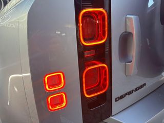 Land Rover Defender 90 D200 MHEV SE 4WD Auto 147 kW (200 CV)