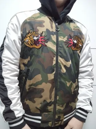 Chaqueta Bershka Camuflaje Hombre