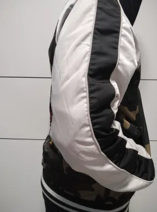 Chaqueta Bershka Camuflaje Hombre