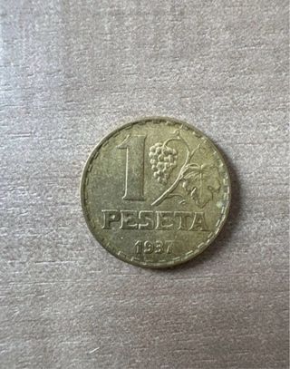 Lote 82 pesetas 1937 y 22 monedas 50 cent.