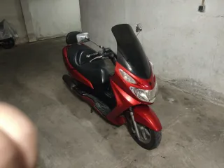 Suzuki Burgman 125cc Maxi Scooter