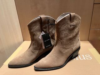 Botines cowboy piel beige Stradivarius