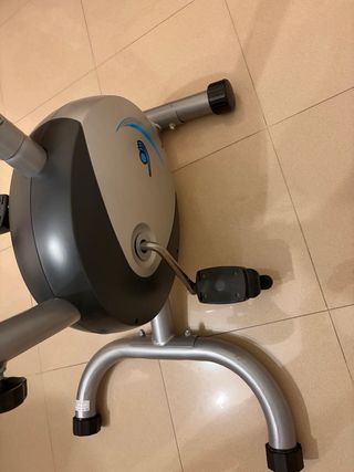 Bicicleta Estática Gris y Negra