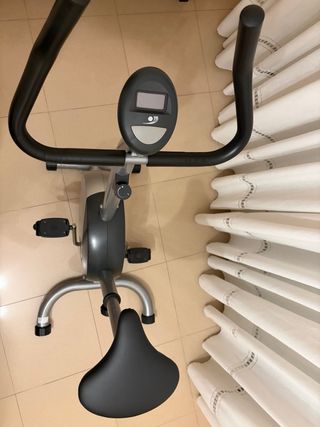 Bicicleta Estática Gris y Negra