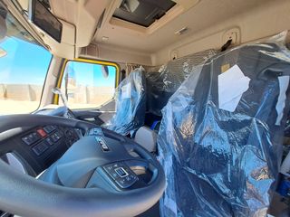 DAF FA XB 290 14 T - CAMION EN CHASIS / CAMIONES E