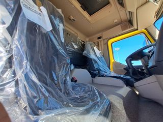 DAF FA XB 290 14 T - CAMION EN CHASIS / CAMIONES E