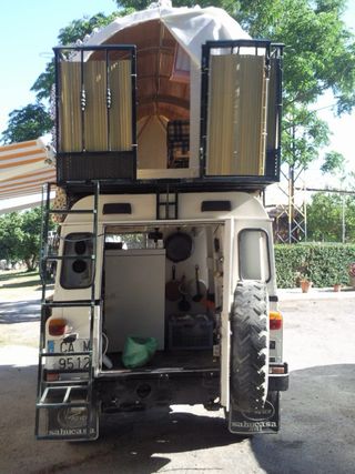 Baca Land Rover Santana