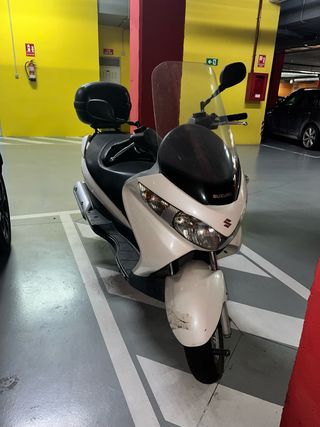 Suzuki Burgman 125cc Moto Scooter