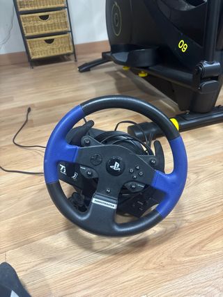 Volante Thrustmaster PS4/PS5