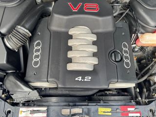 Audi S8 4.2 quattro 250 kW (340 CV)