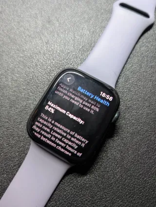 Apple Watch Series 7 45mm 84% batería