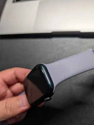 Apple Watch Series 7 45mm 84% batería