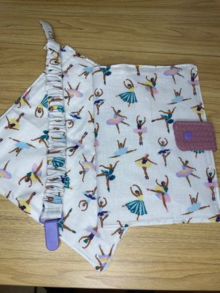 Portadocumentos, toallita y xupetero