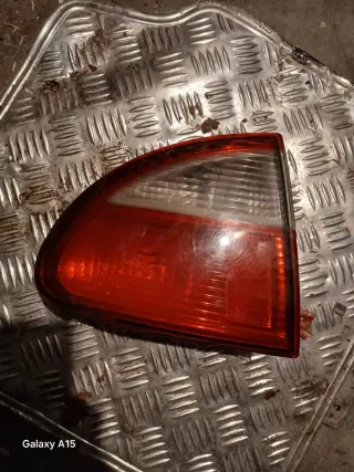 Piloto trasero exterior izquierdo de Seat León