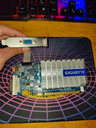 Grafica Geforce 230 de 1gb