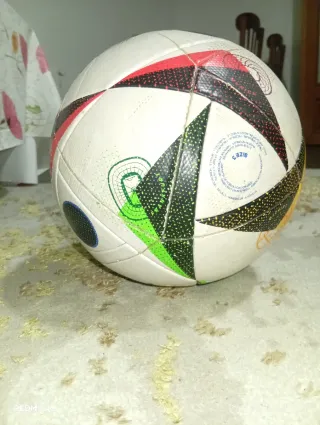 Balón de fútbol Adidas ORIGINAL  MUY BUENA
