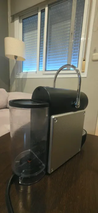 Cafetera Nespresso DeLonghi