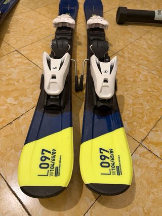 Esquís Wedze Boost 500 con fijaciones