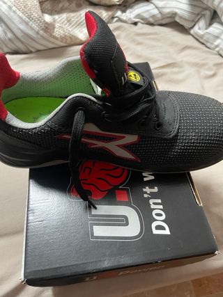 Zapatos de seguridad negros y rojos talla 40